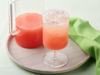 Bobby Flay's Grapefruit Sparkle for the It's the Brunch After Christmas episode of Brunch @ Bobby's, as seen on Food Network.