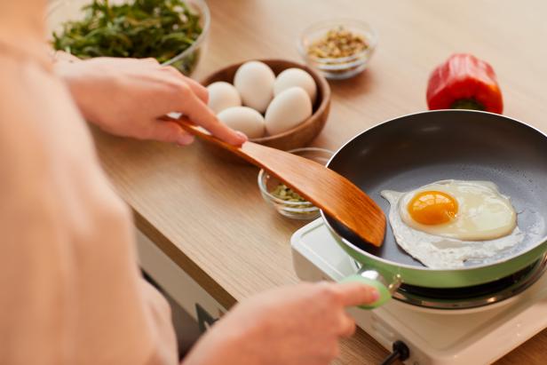 The Biggest Mistakes Everyone Makes When Frying Eggs 