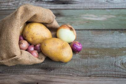 How to Store Onions, Garlic, & Shallots