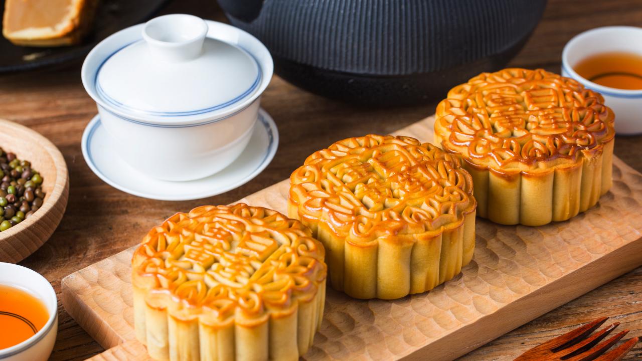 Here Are This Year's Best Luxurious Mooncakes for Mid-Autumn Festival in  2023