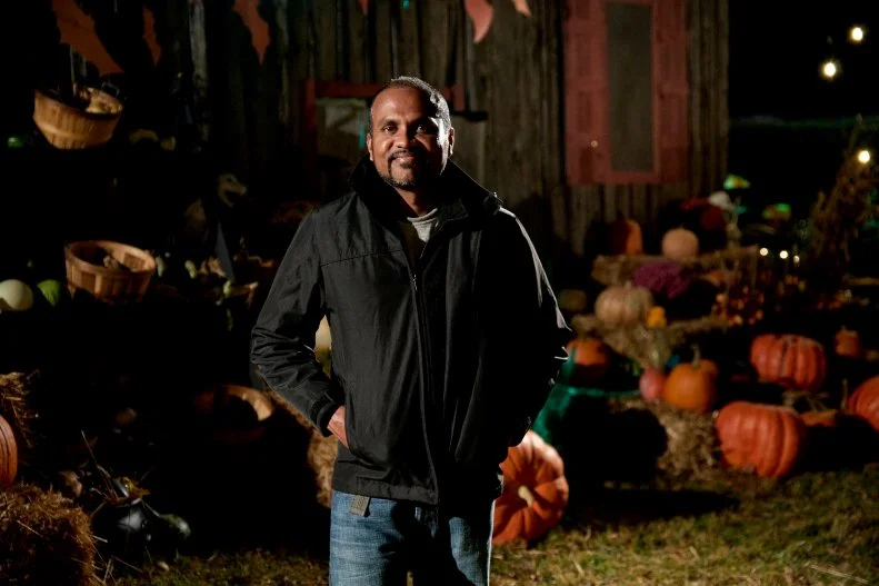 Contestant portrait of Chaminda Weerappulgie as seen on Outrageous Pumpkins Season 4.