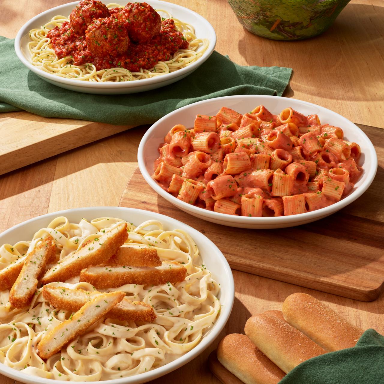 Olive Garden's Never Ending Pasta Bowl Is Coming Back Early – For Some of  Us, FN Dish - Behind-the-Scenes, Food Trends, and Best Recipes : Food  Network