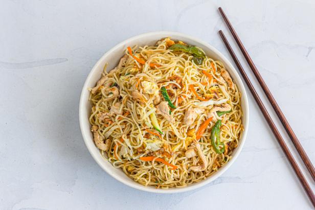 Chicken Hakka Noodles DIrectly Abpve Photo