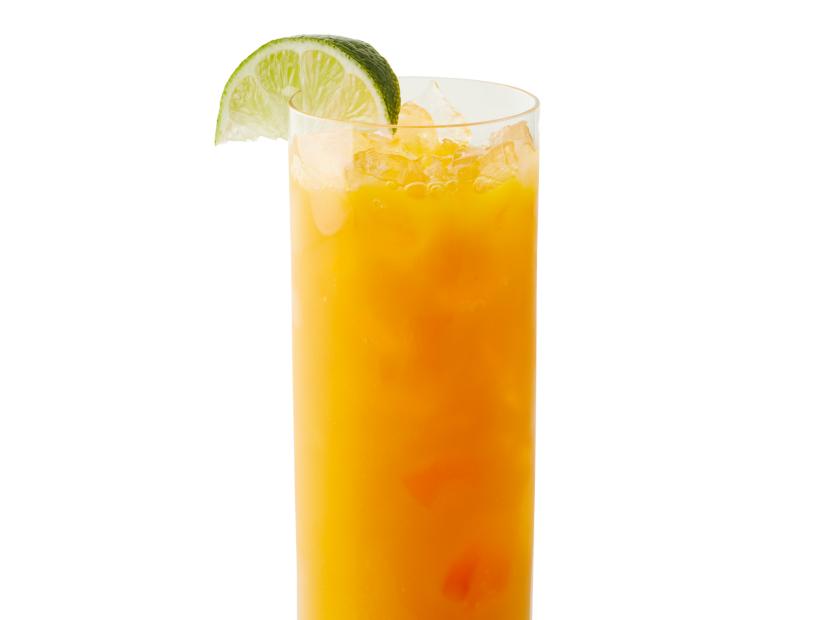 Mango Mocktail. Cocktail. Mango nectar, kombucha, tonic.