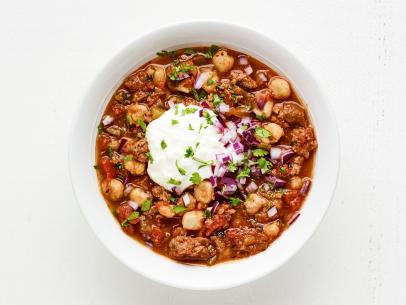 BISON CHILI WITH HOMINY. Weeknight Cooking.