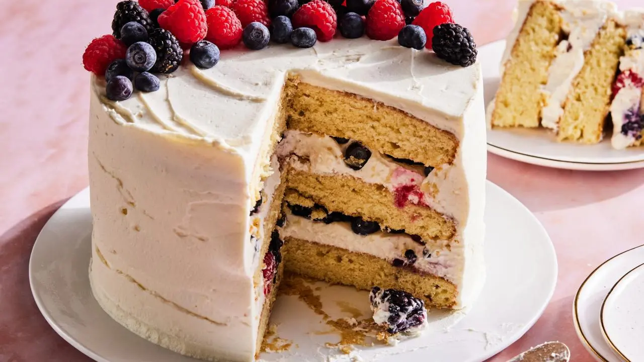 Copycat Berry Chantilly Cake