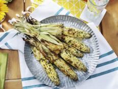 In the summertime, nothing beats fresh grilled corn. The sugar in my kettle corn garlic butter enhances the natural sweetness in fresh corn and balances perfectly with savory garlic and herb. This winning flavor combination brings that kettle corn nostalgia to the summertime grilling spread.