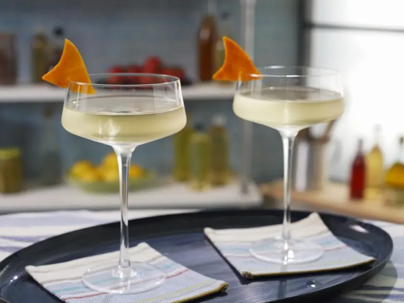 Geoffrey Zakarian's Great White Negroni Beauty, as seen on The Kitchen, Season 37.