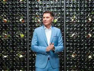 Host Bobby Flay, as seen on Bobby's Triple Threat, Season 3.