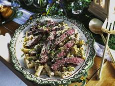 My creamy steak pasta is elegant enough to serve at a dinner party and simple enough for an easy weeknight meal. Sweet caramelized leeks become the base for this light and creamy sauce. Savory marinated skirt steak, thinly sliced against the grain, rounds out this one-pan wonder that everyone will love!