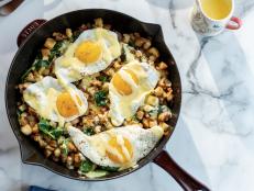 This simple mashup is a great way to start the day. The hollandaise is made in a blender and the rest of the dish is cooked in a skillet, making this a time-efficient dish with minimal cleanup.