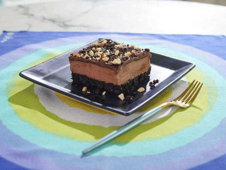 Sunny Anderson's Sunny's Easy No-Bake Chocolate Cookie Cheesecake Beauty, as seen on The Kitchen, Season 38