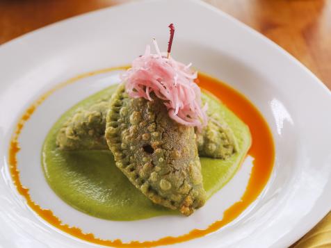 Empanadas de Camaron Adobado con Salsa Poblana