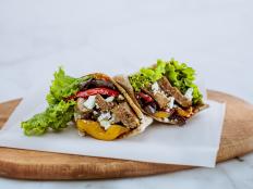 Ree's pork and pepper pitas are the perfect for lunch on the go. Pitas are self-contained and much easier to eat than a sandwich because you don&rsquo;t have to wrangle two slices of bread and have the filling fall out; everything is wrapped up in a little parcel of deliciousness.