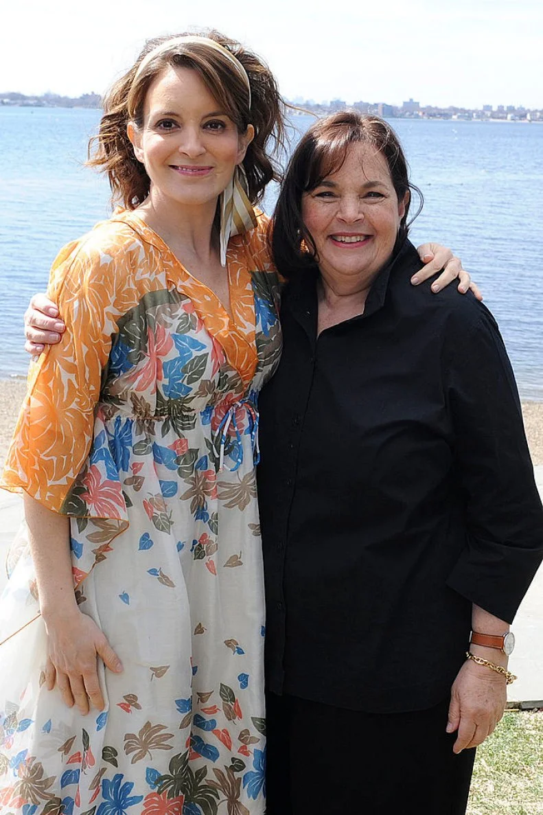 Tina Fey as Liz Lemon and Ina Garten on the set of 30 ROCK, episode 523 titled "Respawn" where Ina Garten makes a cameo in a dream sequence.