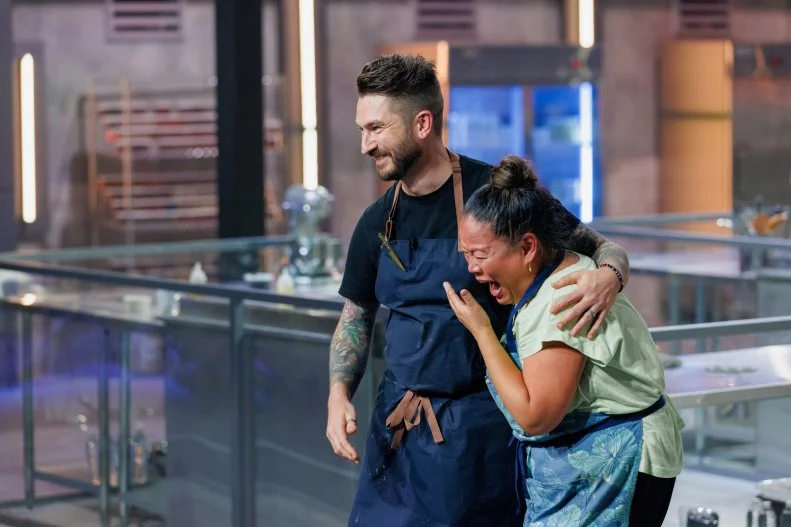 Contestant Lee Anne Wong is annouced as the winner, fellow Contestant Alex Stupak congratulates, as seen on 24 in 24: Last Chef Standing, Season 3.