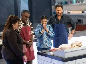 Contestants Marcus Samuelsson, Maneet Chauhan, Scott Conant, Chef Alex Guarnaschelli and Host Eric Adjepong, as seen on Alex vs America, Season 5.