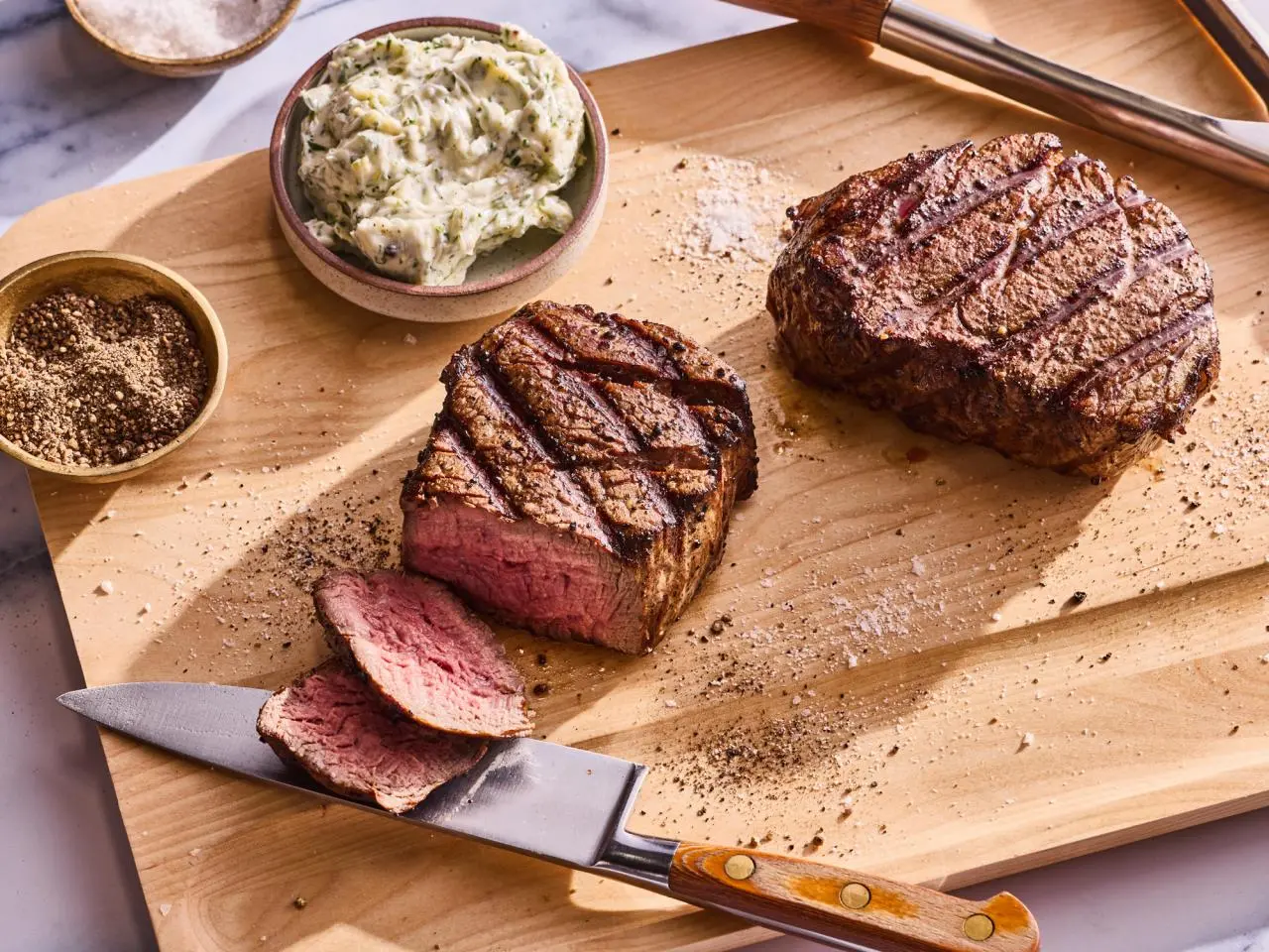 How to Grill a Sirloin Steak on a Gas Grill: Perfect, Juicy Results