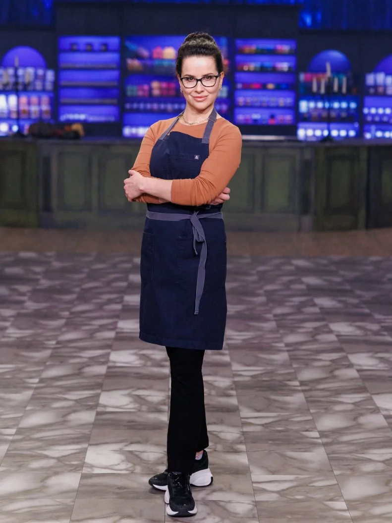 Contestant Oksana Shchelgachova, portrait, as seen on Halloween Baking Championship, Season 11.