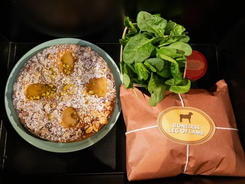 Round 2 basket ingredients: Pear-Pistachio Tart, Spinach, Boneless Leg of Lamb, Curry Paste