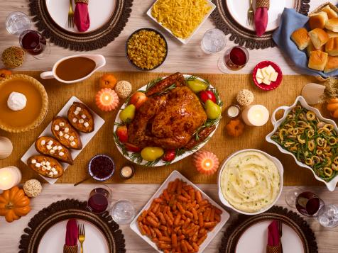 This Grocery Chain Just Announced the Best Thanksgiving Meal Deal of the Season