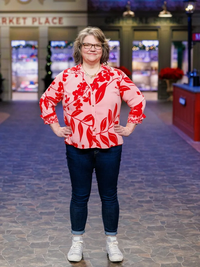 Contestant Jeanna Barnes, portrait, as seen on Holiday Baking Championship, Season 12.