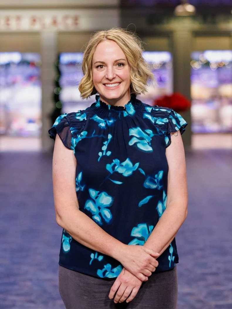 Contestant Erin Luttrell, portrait, as seen on Holiday Baking Championship, Season 12.