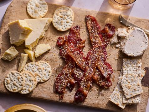 Candied Bacon with Everything Bagel Seasoning