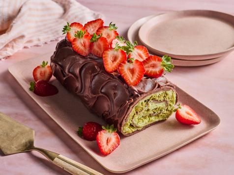 Dubai Chocolate Crêpe Cake Roll with Strawberries