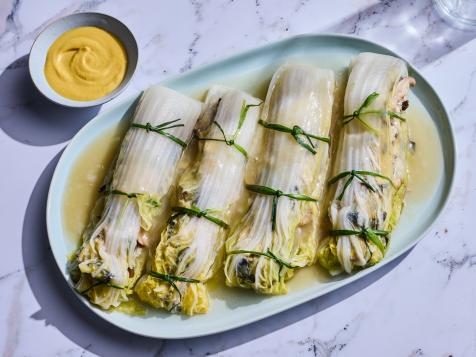 Korean Braised Napa Cabbage (Baechu Sokdaejjim)