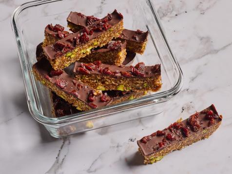 Pistachio Puffed Quinoa Breakfast Bars