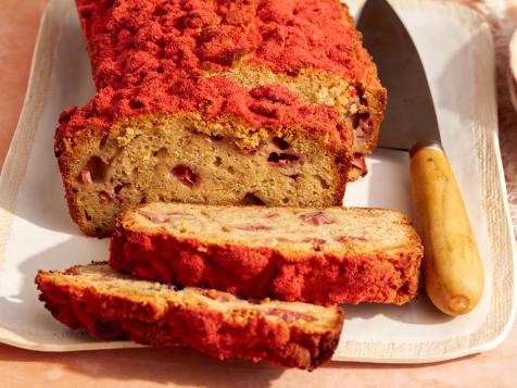 Strawberry Banana Bread with Shortcake Crunch