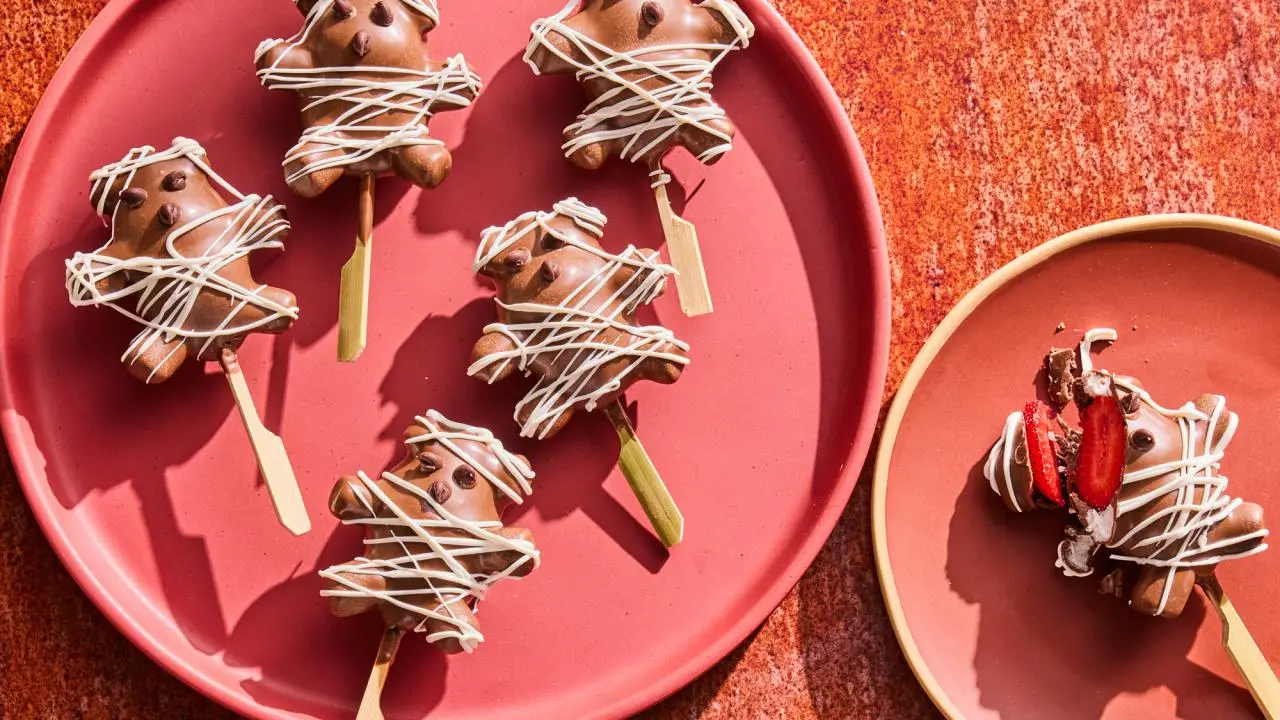 Chocolate-Covered Strawberry Mummies