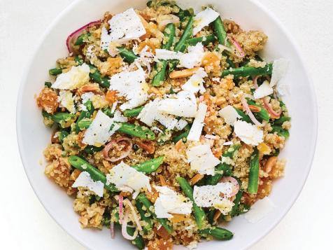 Quinoa with Green Beans, Almonds and Apricots