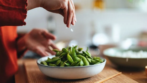 The Best 250-Calorie and Under Snacks You Can Buy Right Now, According to a Dietitian