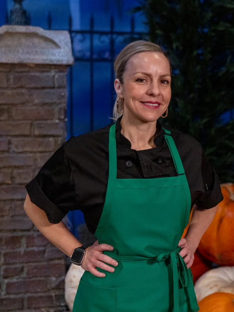Kristen Eagles of The Howlers as seen on Halloween Wars, Season 16.