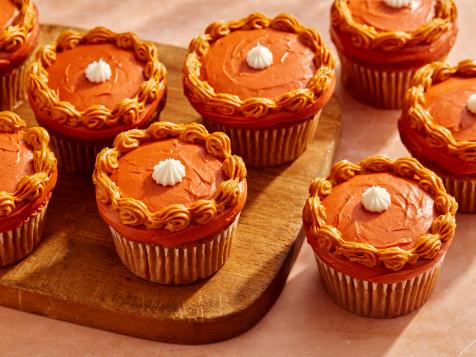Thanksgiving Pumpkin Pie Cupcakes