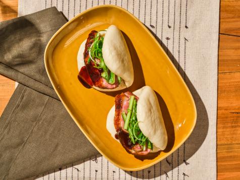Gua Bao (Bao Sandwich Buns)