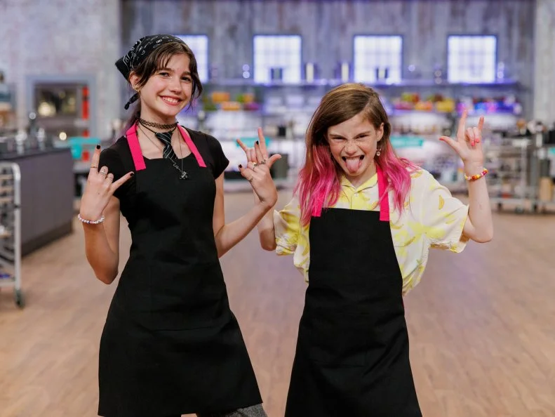 Contestants Lenore and Jovie Byler, portrait, as seen on Baking Championship: Next Gen, Season 1.