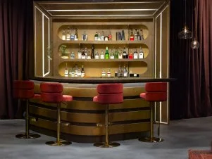 Set Details, as seen on Bobby’s Triple Threat, Season 5