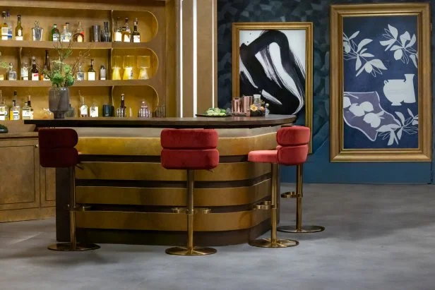 Set Details, as seen on Bobby’s Triple Threat, Season 5