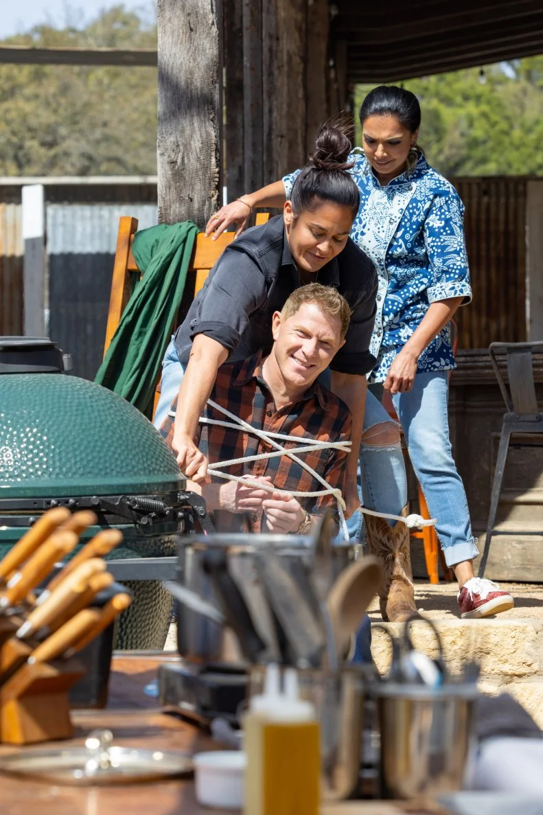 Hosts Maneet Chauhan and Antonia Lafaso tie up Host Bobby Flay in Advantage Challenge, as seen on BBQ Brawl, Season 6
