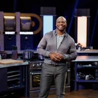 Host Terry Crews portrait, as seen on 100 Cooks, Season 1.