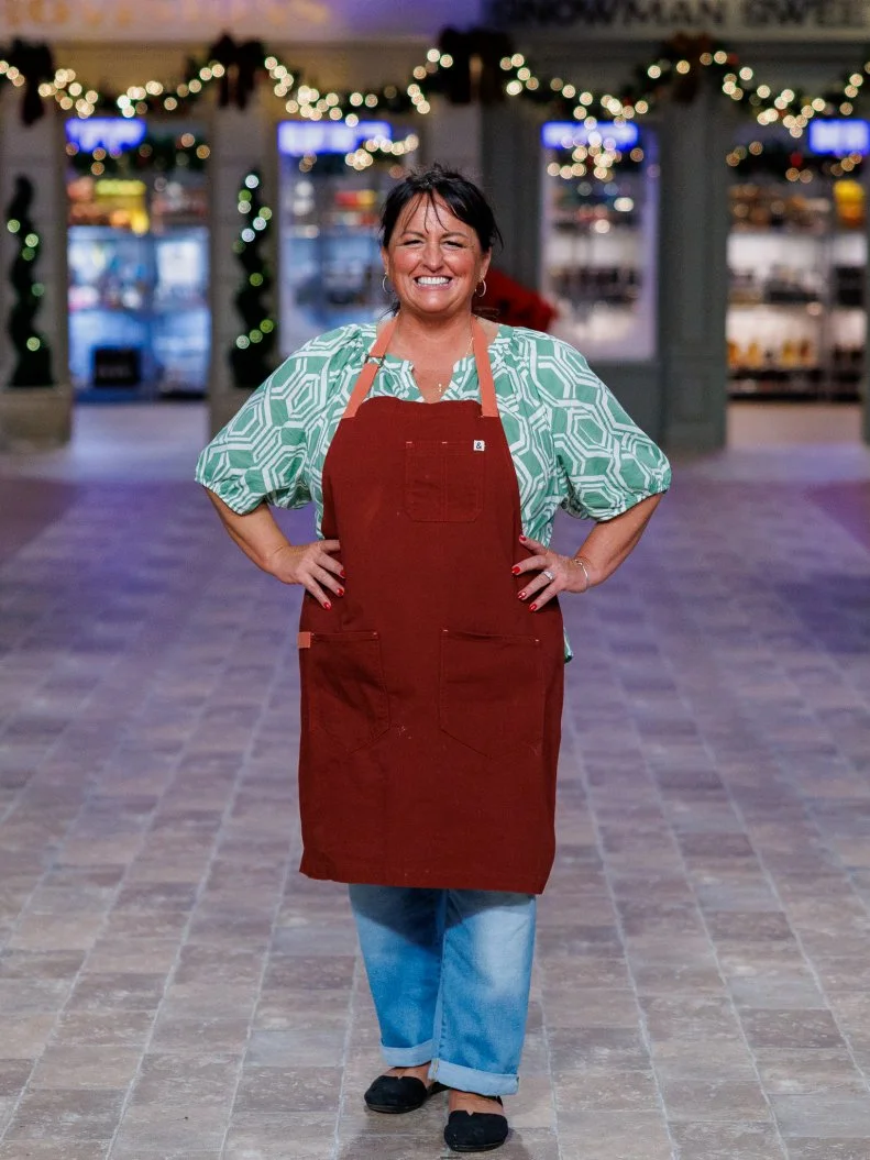 Jean Andrew portrait, as seen on Holiday Baking Championship, Season 13.