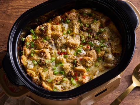 Slow Cooker Everything Bagel Breakfast Casserole