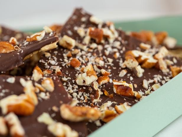 Easy Microwave Peanut Brittle with Chocolate - Munchkin Time