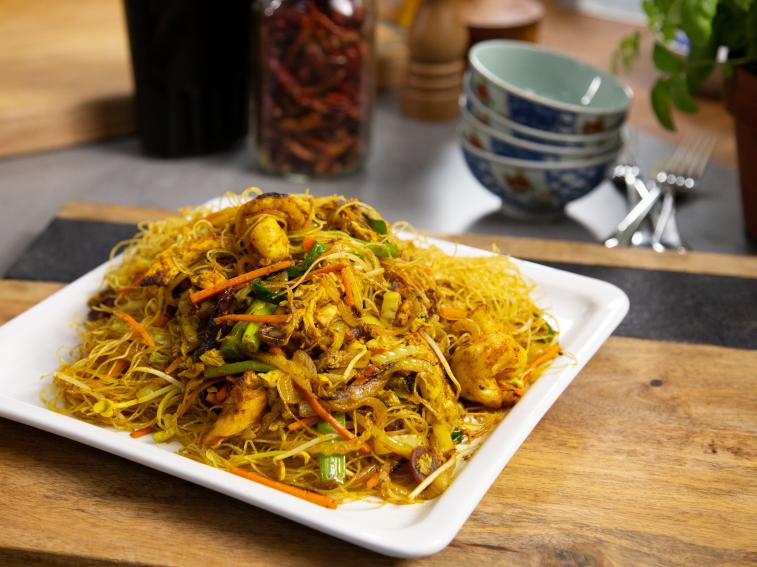 Singapore Rice Noodles Recipe Andrew Zimmern Food Network