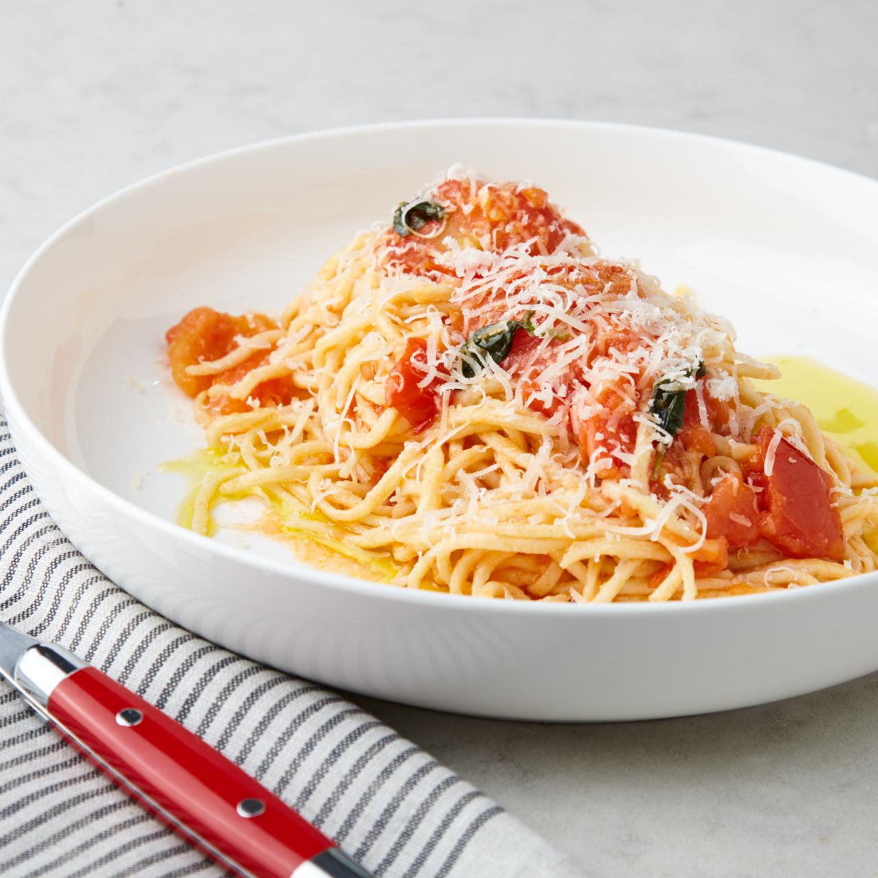 Guest Post : Denise from From Brazil To You featuring Carrot Spaghetti with  Prosciutto and Goat Cheese