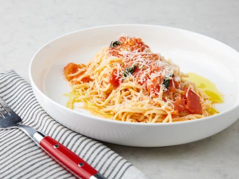 Spaghetti with Pomodoro Sauce