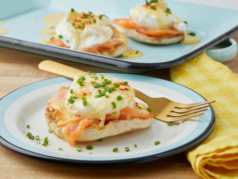 Eggs Benedict with Hollandaise Sauce (Three Ways)